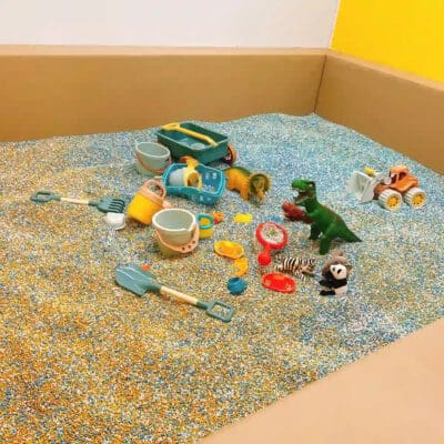 C3 -TW Party Room全場約3000尺，最多可容納約100人。劃分成大廳，兒童區，Game房&Poker房等多個區域。有小朋友最愛嘅大型波波池，滑梯及沙池。成人都有豐富玩樂設施，適合不同需求的聚會。亦有提供廚房，可提供火鍋設備/自行煮食。