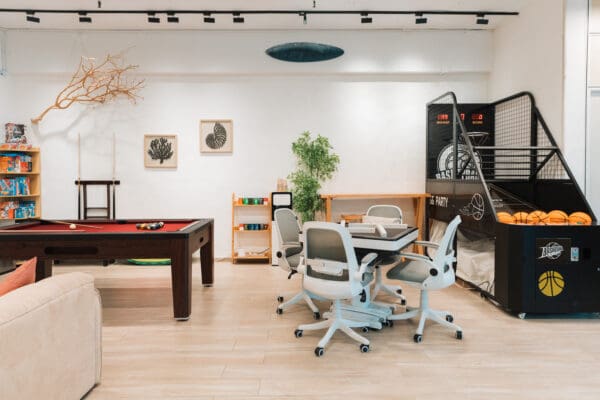 Fluffy BBQ party room 桌球 籃球機 唱K 波波池 兒童 親子 包場 新界 葵芳 推介