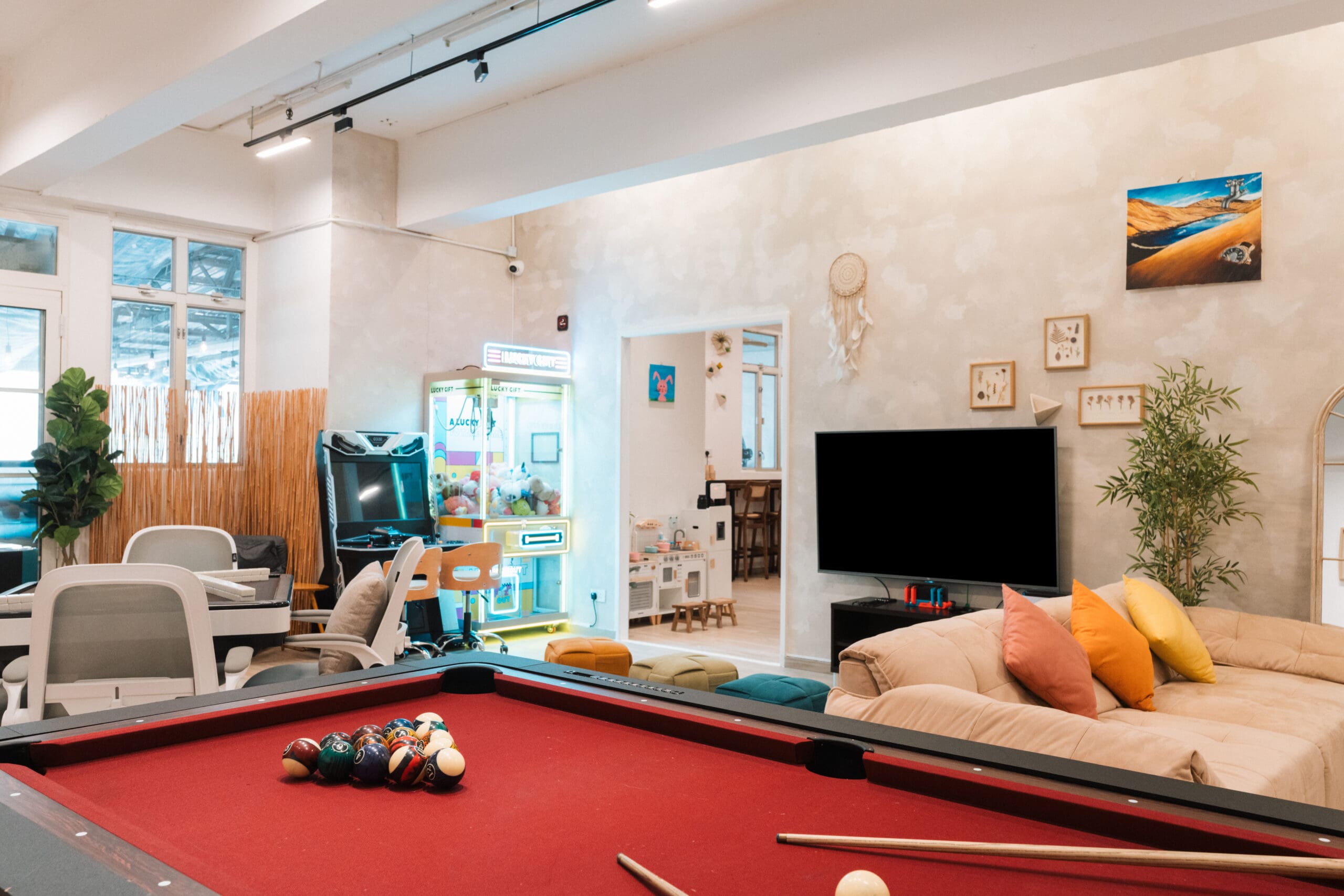 Fluffy BBQ party room 桌球 籃球機 唱K 波波池 兒童 親子 包場 新界 葵芳 推介