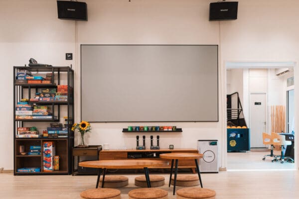 Fluffy BBQ party room 桌球 籃球機 唱K 波波池 兒童 親子 包場 新界 葵芳 推介