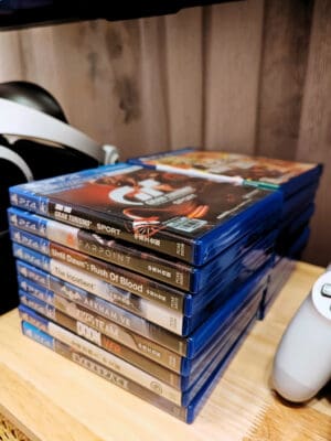 商廈簡約日系親子場地，鄰近旺角市中心 🌸Flowery🌸 地區：旺角 面積：約750尺 適合：30人以內 地址：旺角(近登打士街) (旺角或油麻地地鐵站步行3-5分鐘) 旺角區750呎的獨立商廈Party room，專為親子及小朋友的派對設計，提供包場租用，無需與他人共享場地。 兒童區鋪設了安全的兒童地墊，並配備多款嬰兒和幼兒玩具。空間內有3.5米的波波池和大型滑梯，讓小朋友盡情放電。